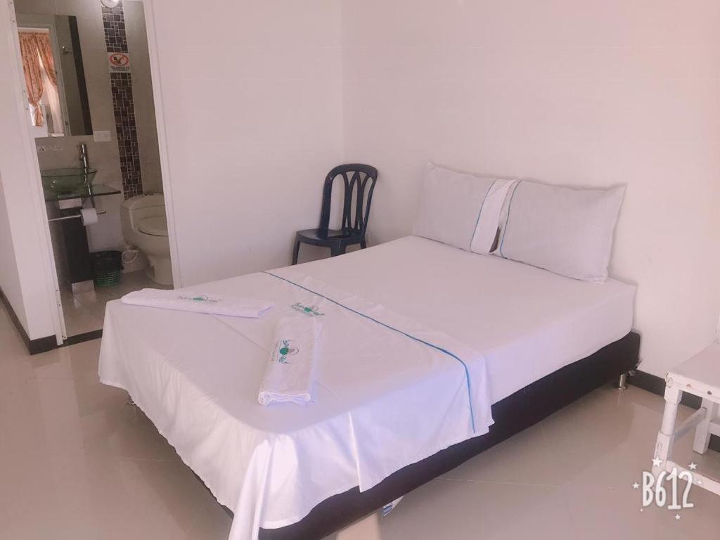 Guatapé Hospedaje 3 Esquinas מראה חיצוני תמונה
