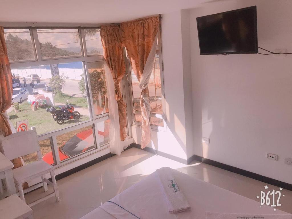 Guatapé Hospedaje 3 Esquinas מראה חיצוני תמונה